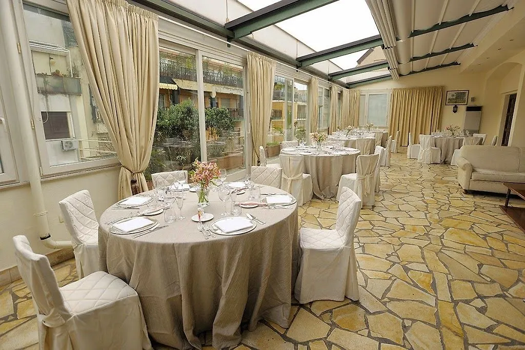 Hotel Federico II Central Palace パレルモ 4*,